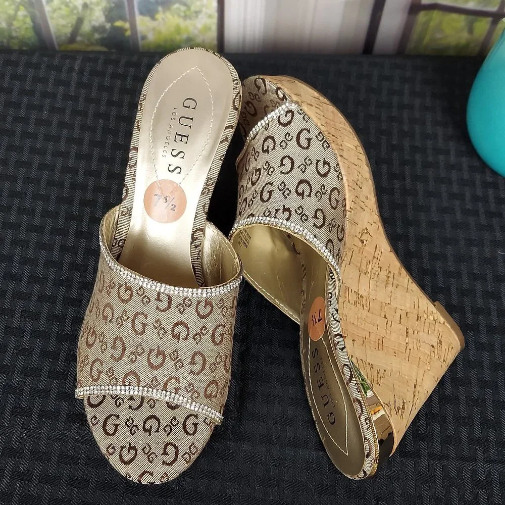 GUESS BETRUE2 RHINESTONE ACCENTED CORK WEDGE SANDALS (7.5)